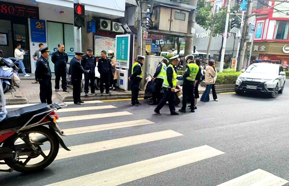 卢阳镇：开展道路交通安全整治