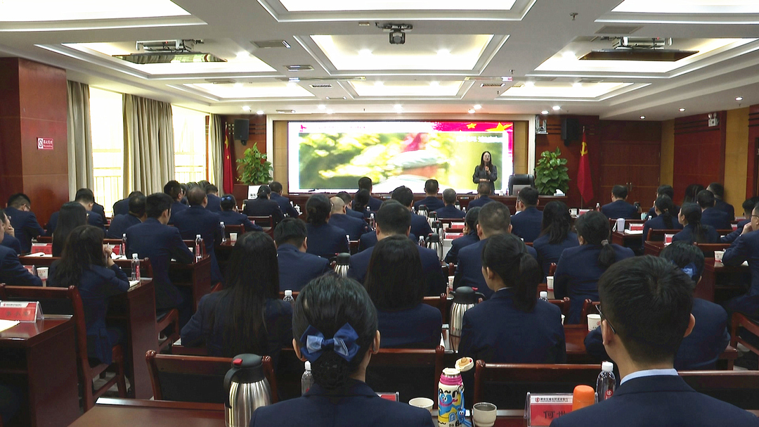 《长征路上的“扁担银行”》思政课走进汝城农商银行