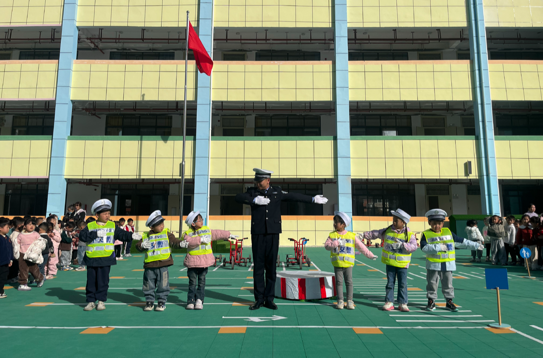 汝城举办“122”全国交通安全日活动