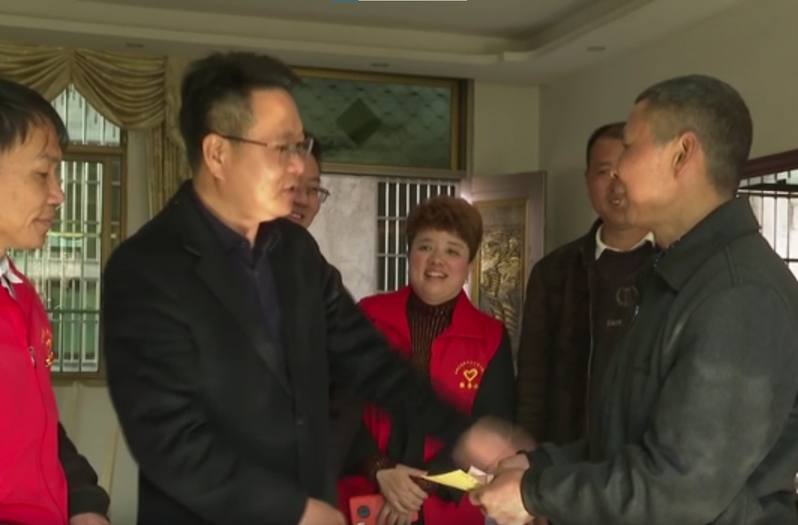 走访慰问困难群众 真情关爱温暖人心