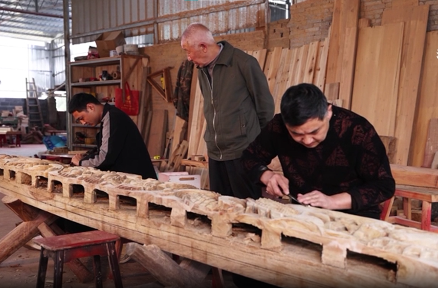 汝城木雕：雕梁画栋代代传承 传统文化绽放光芒