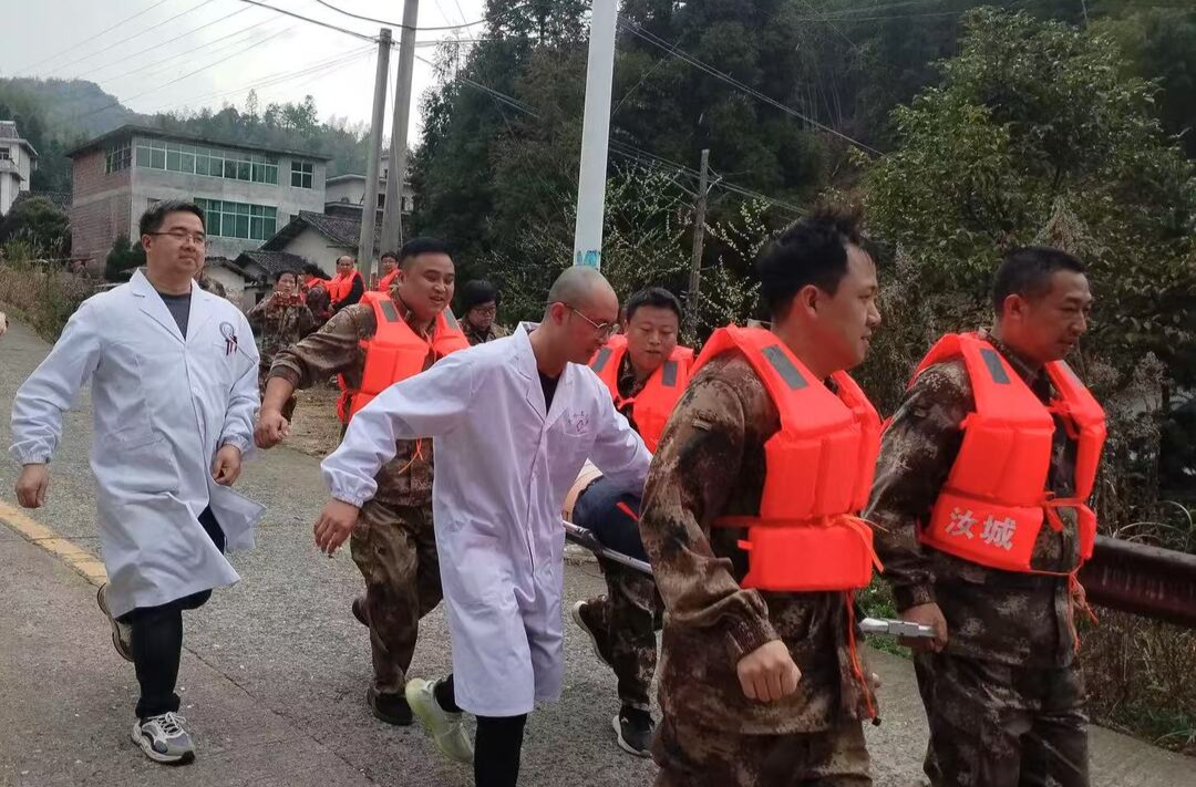 热水镇：实战练兵护平安