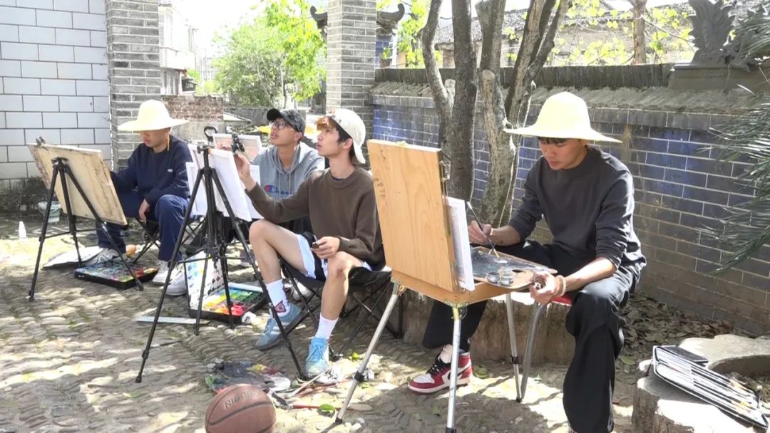 广东二师美术学院来汝写生：走进千年古县 绘就多彩画卷