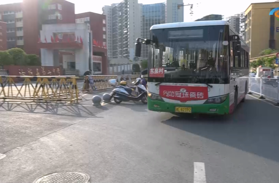 校园定制公交专线   护航学生从“家门口”直达“校门口”