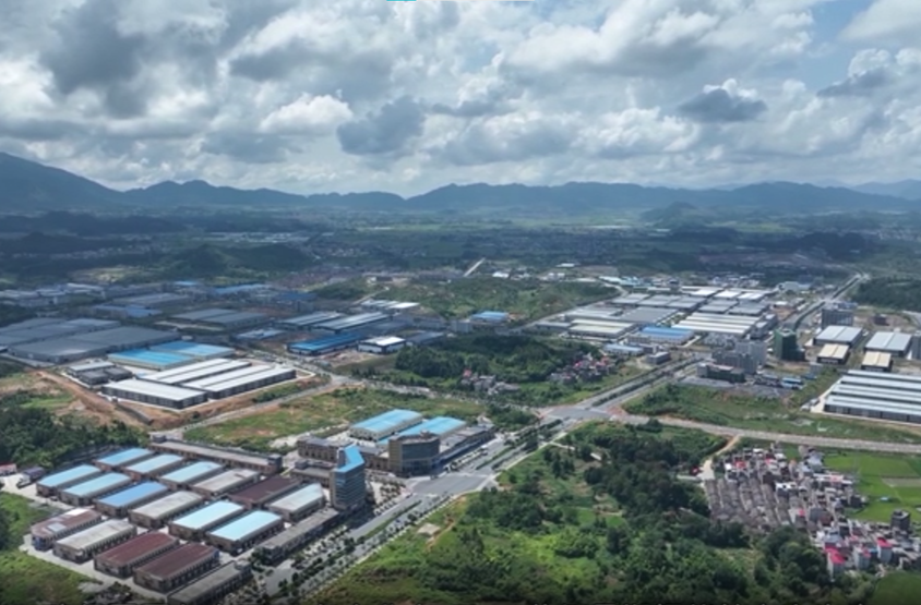 “五一”假期不打烊 园区企业生产忙
