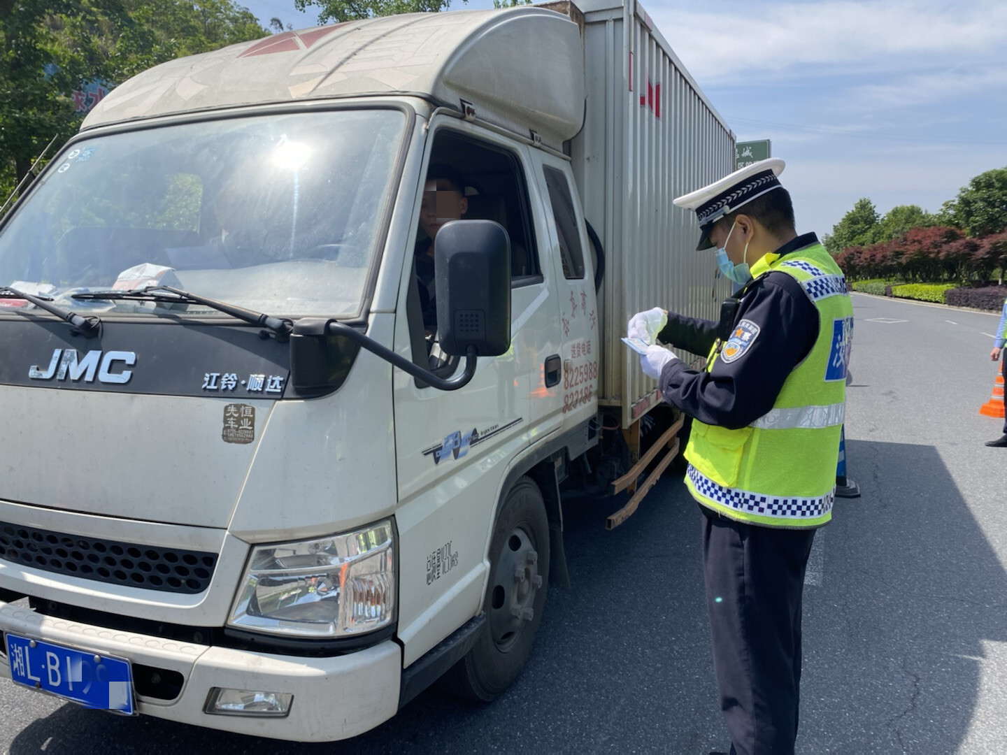 汝城县多举措筑牢道路交通安全防线