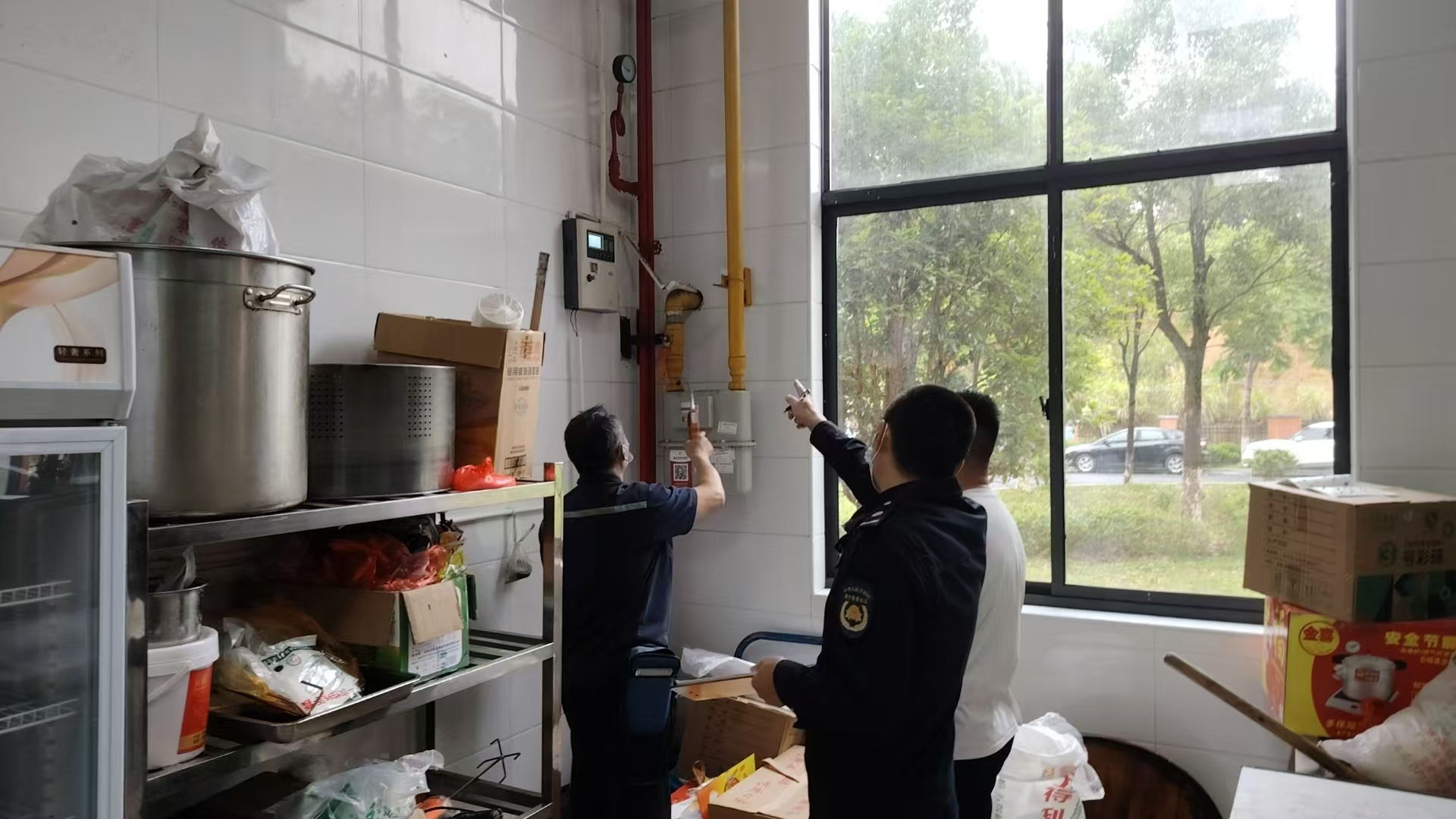 县城管局开展高考考点周边燃气安全专项检查