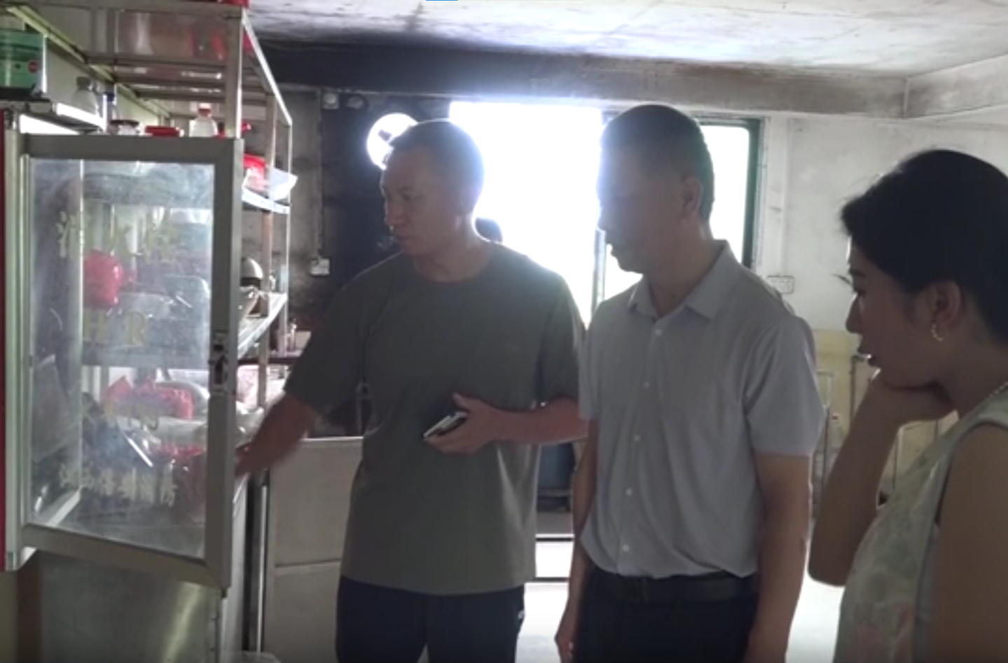 县人大常委会赴大坪镇开展安全生产“三法一条例两办法”执法检查