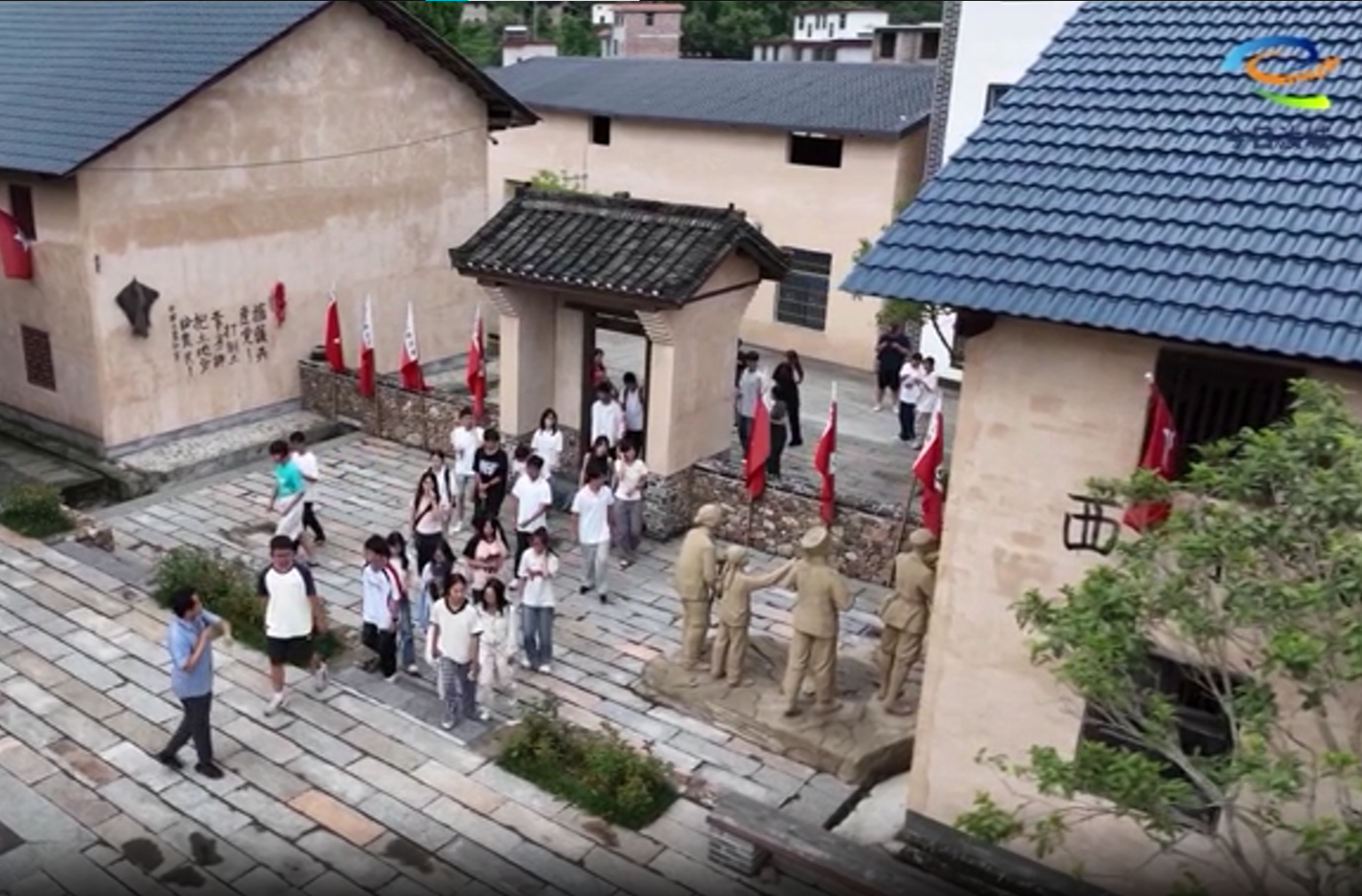 “扣好人生第一粒扣子”｜踏访红色地标 定位青春坐标