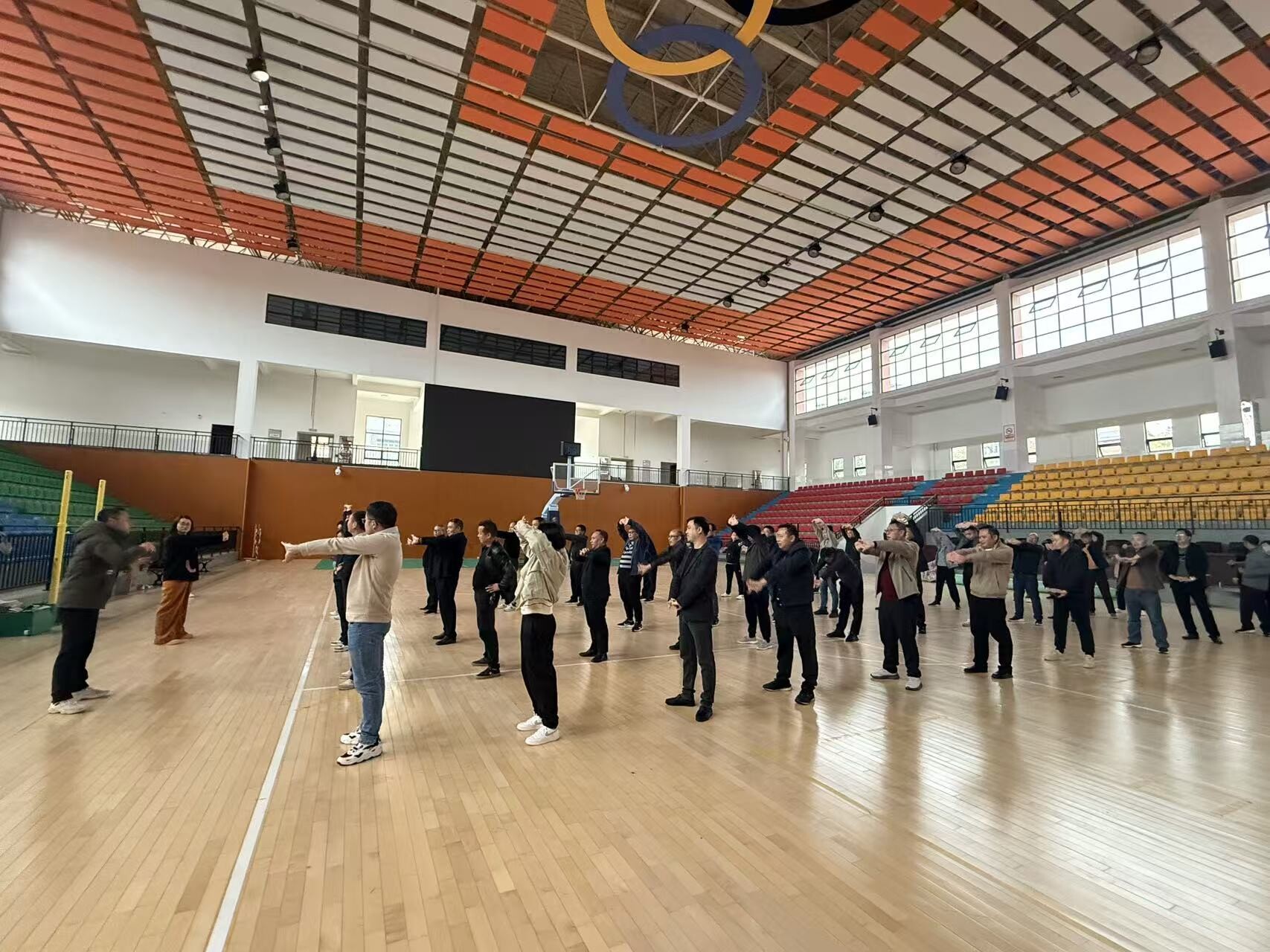 县委党校科干班破冰活动火热开场