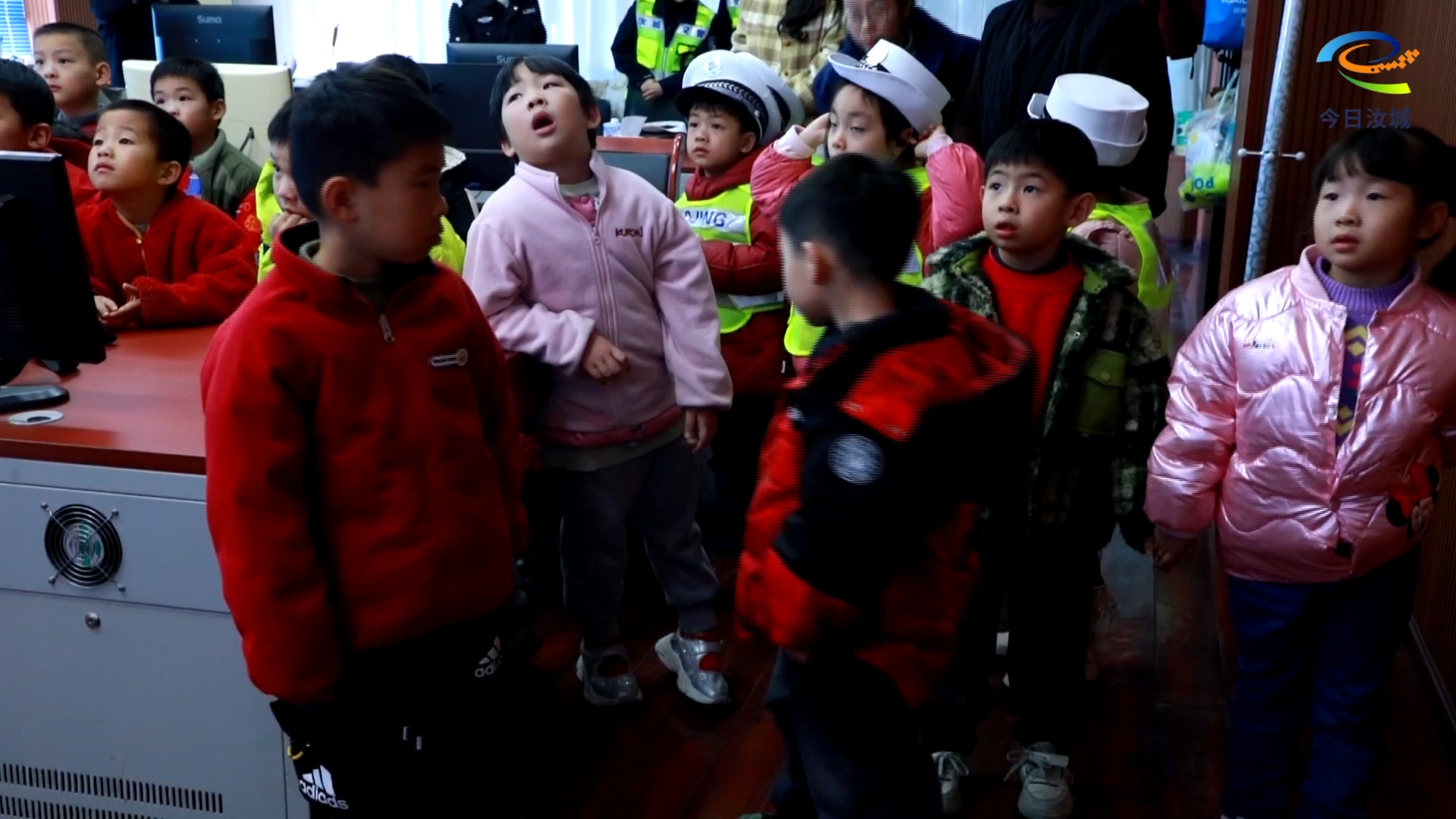 预热“122”：萌娃打卡警营，安全“童”行出发