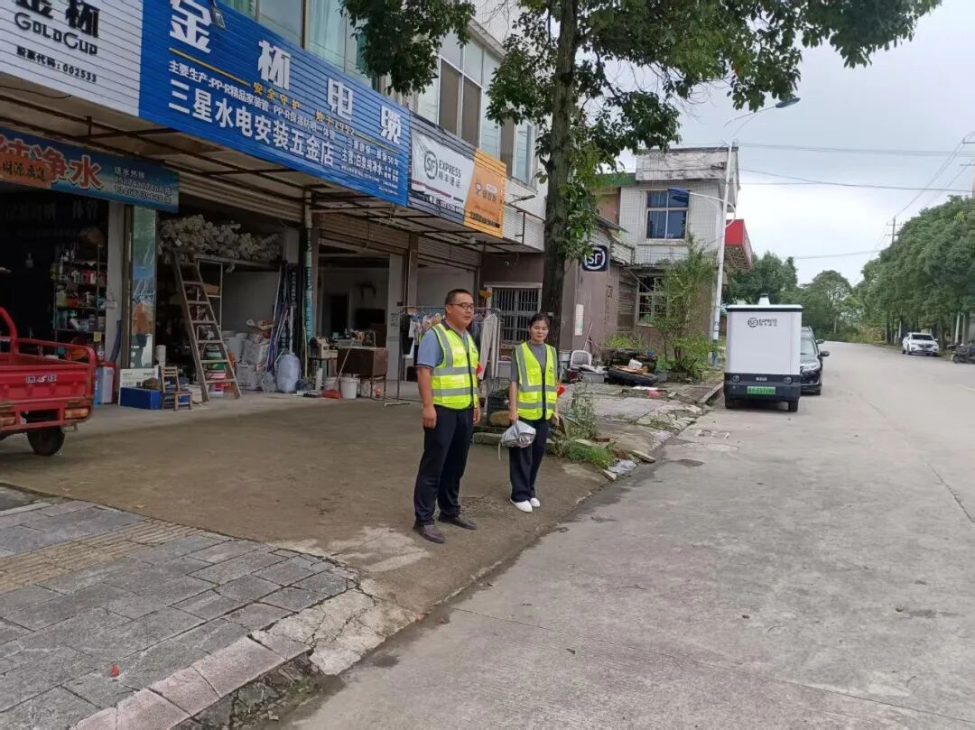 泉水镇：三层联动聚合力 一盔一戴护乡途