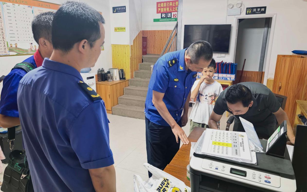排查燃气安全隐患 护航暑期校外培训场所安全
