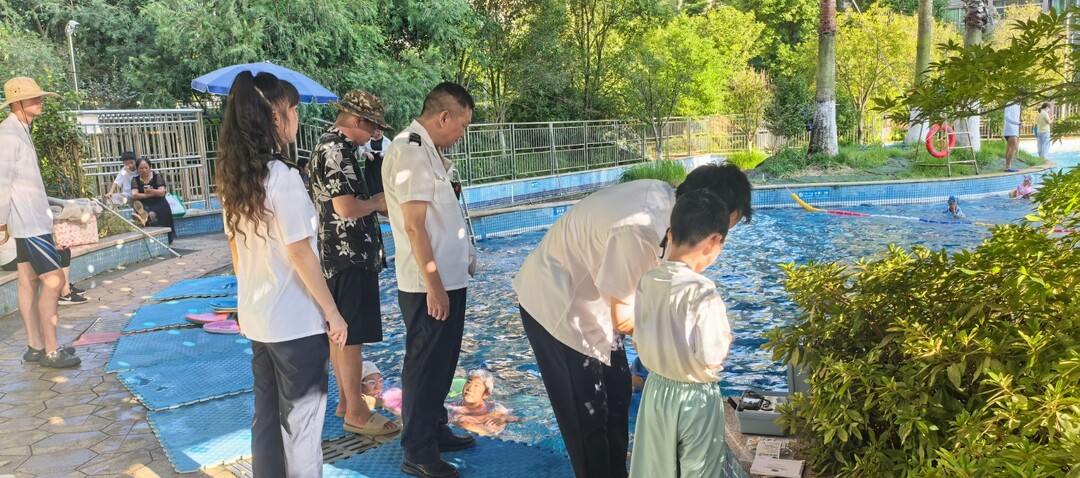 汝城县开展夏季游泳场所专项监督抽检行动筑牢公卫防线
