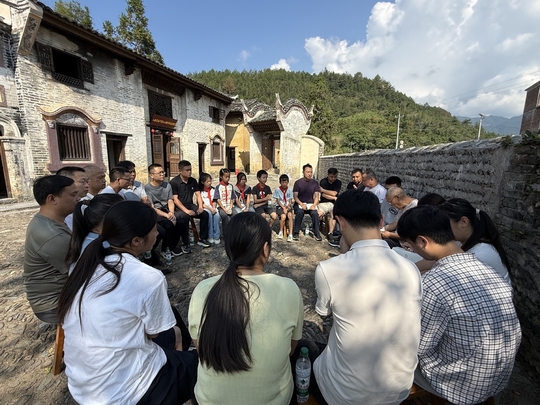 北区苏维埃政府旧址前开“板凳会”：赓续红色血脉 共话老区发展