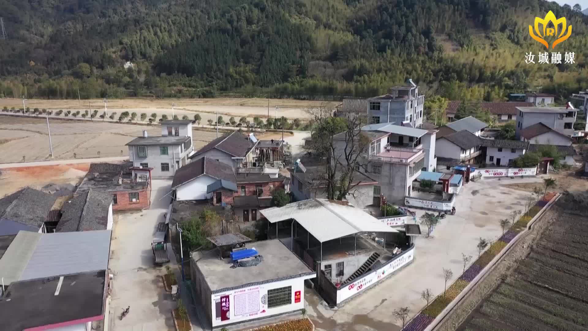 热水镇热水村：“三带四化五上门” 抓实党建促振兴