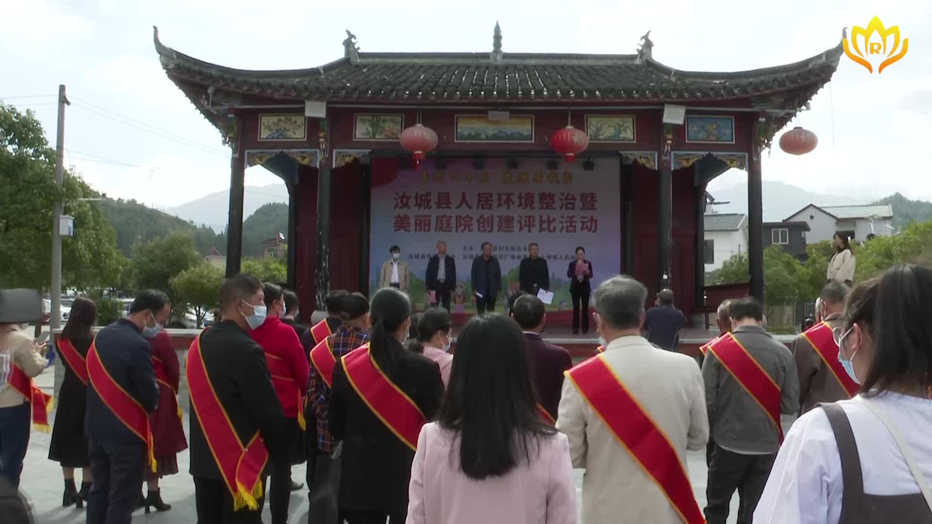 【喜迎二十大 奋进新征程】县妇联开展“喜迎二十大、庭院看我家”人居环境整治暨美丽庭院创建评比活动