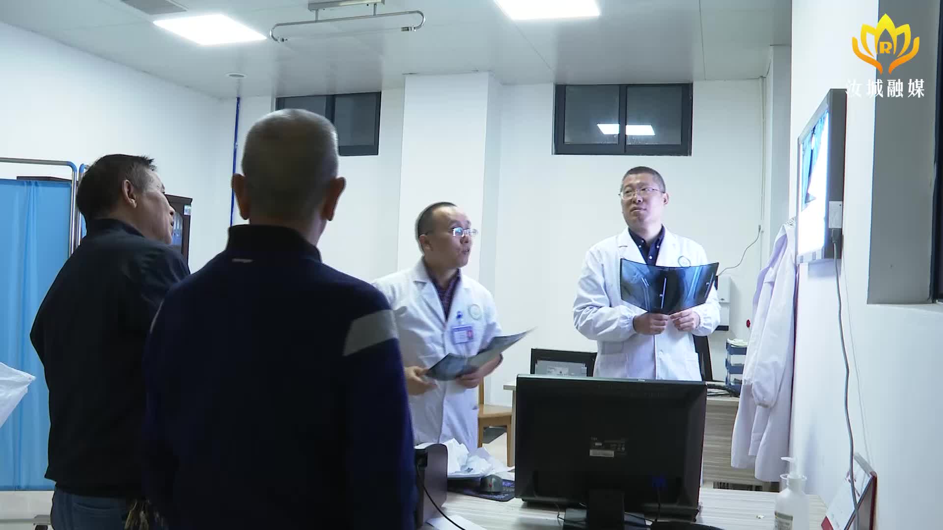郴州市第一人民医院专家到我县义诊
