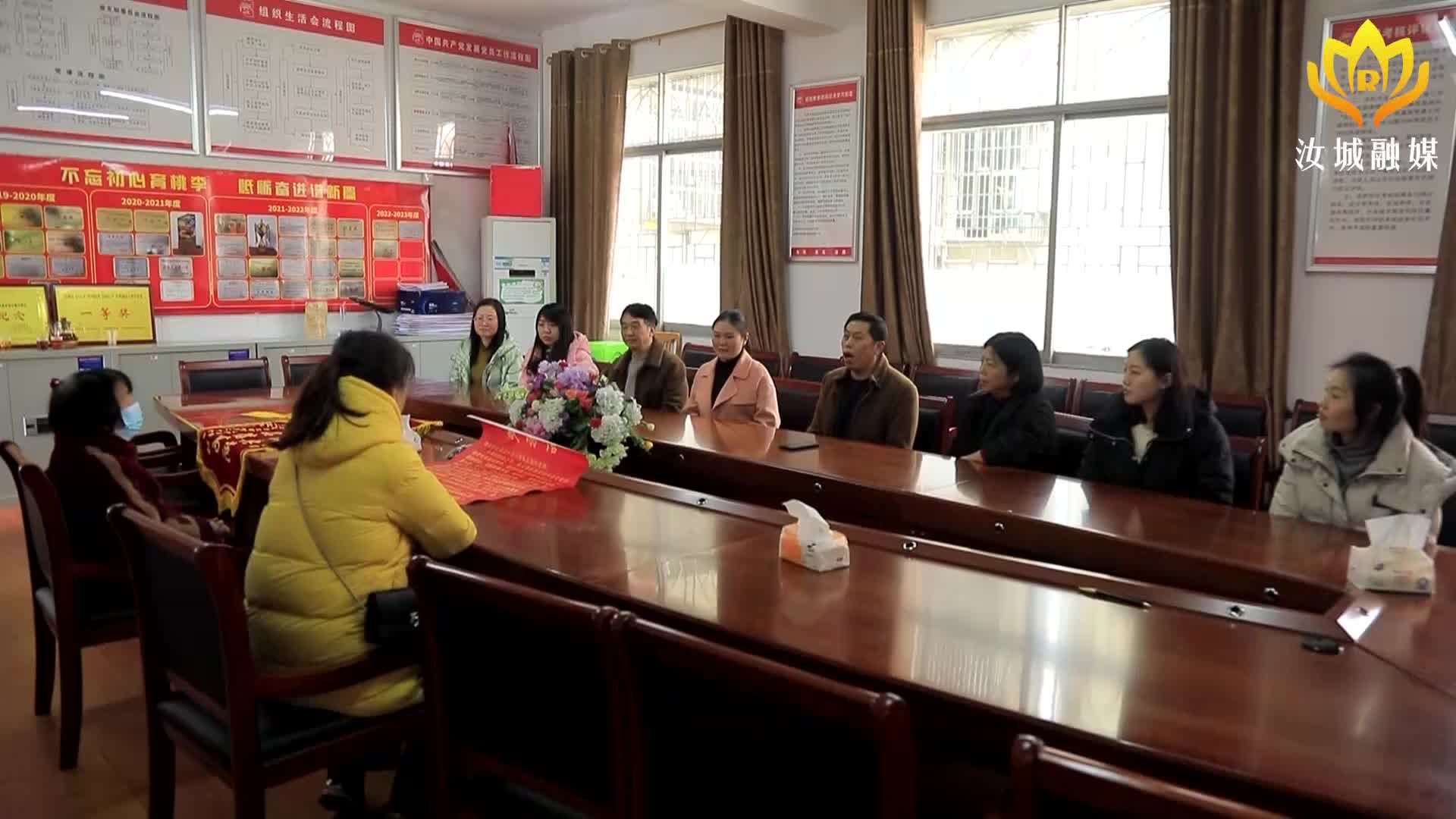 危急时刻伸援手 见义勇为显担当