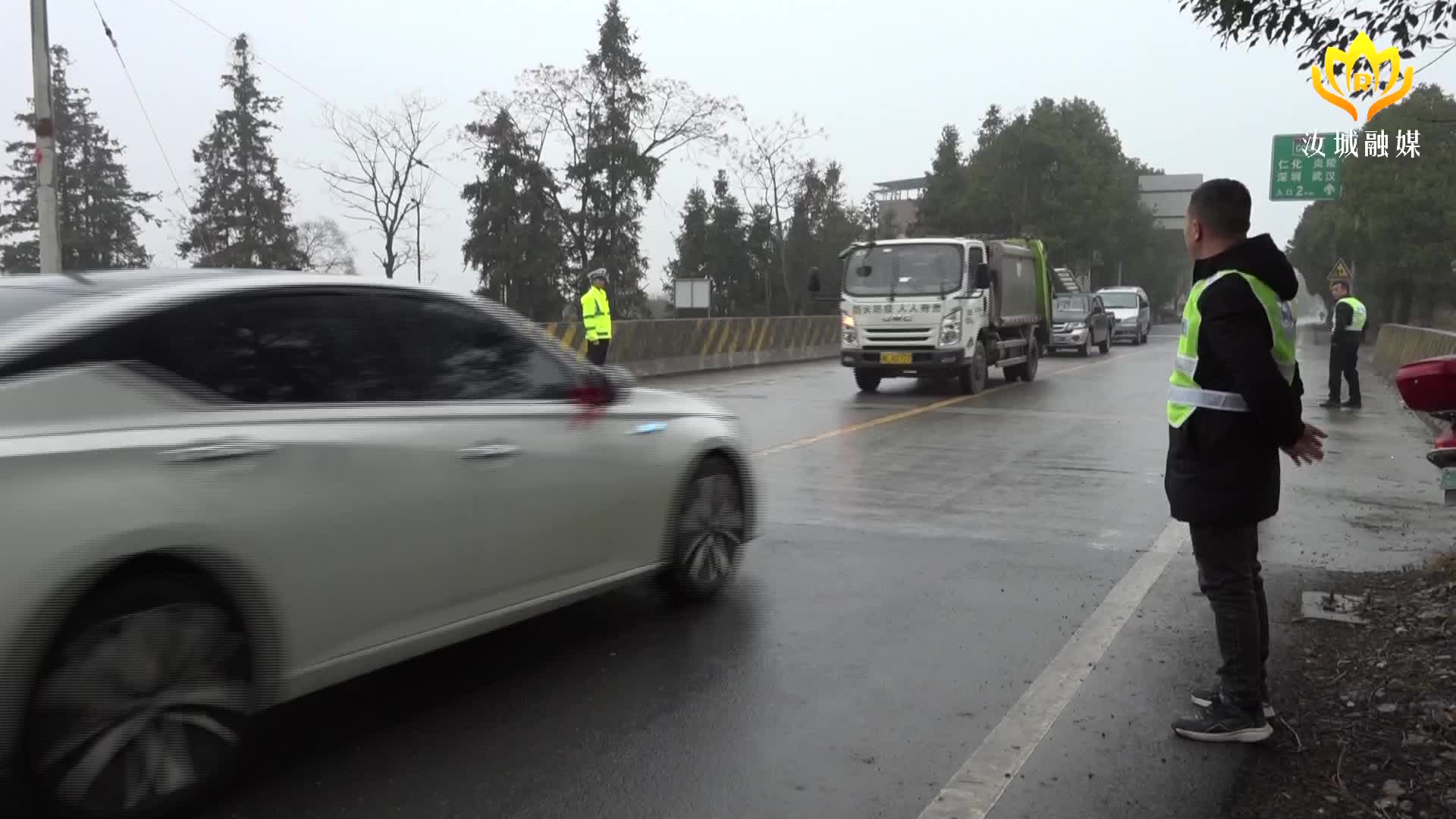 大坪镇多措并举 力保群众春节出行安全