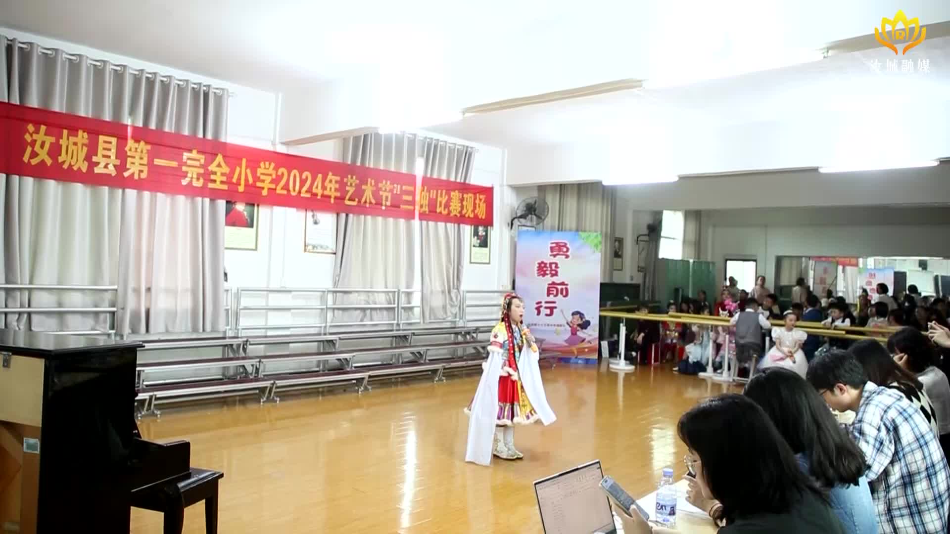 县一完小校园艺术节隆重举行