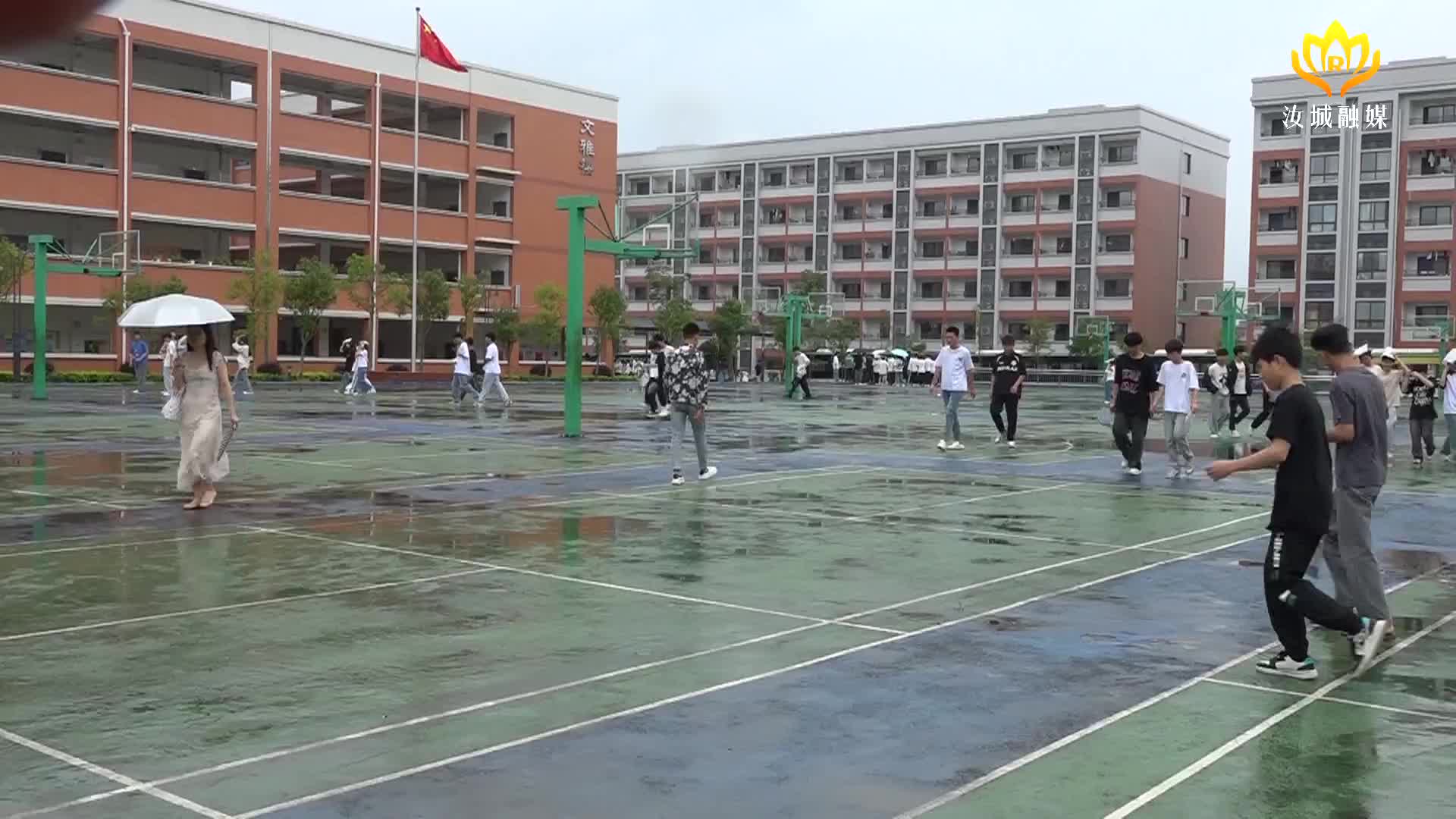 我县2024年中考圆满结束