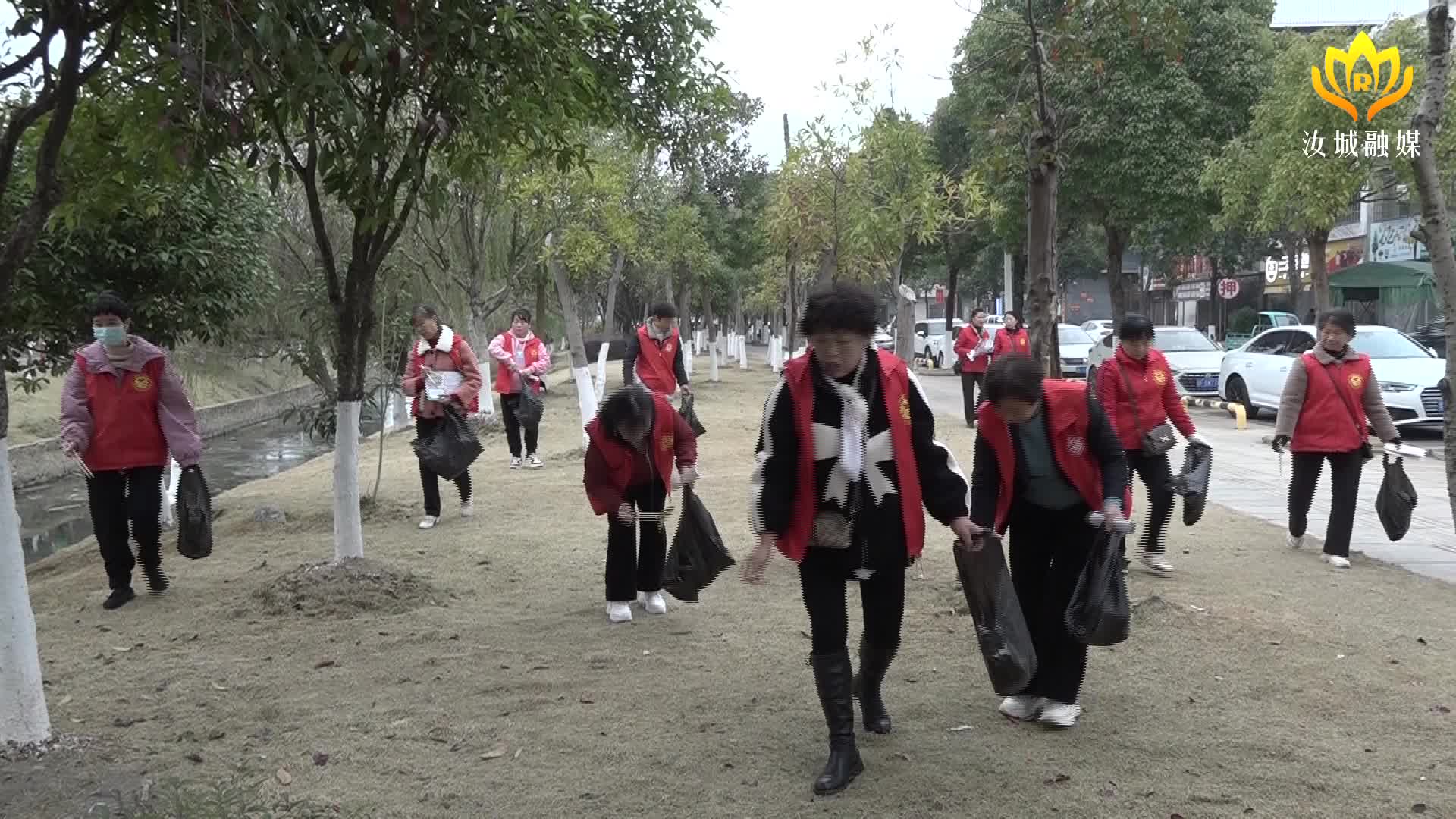 汝城“志愿红” 共护友谊河