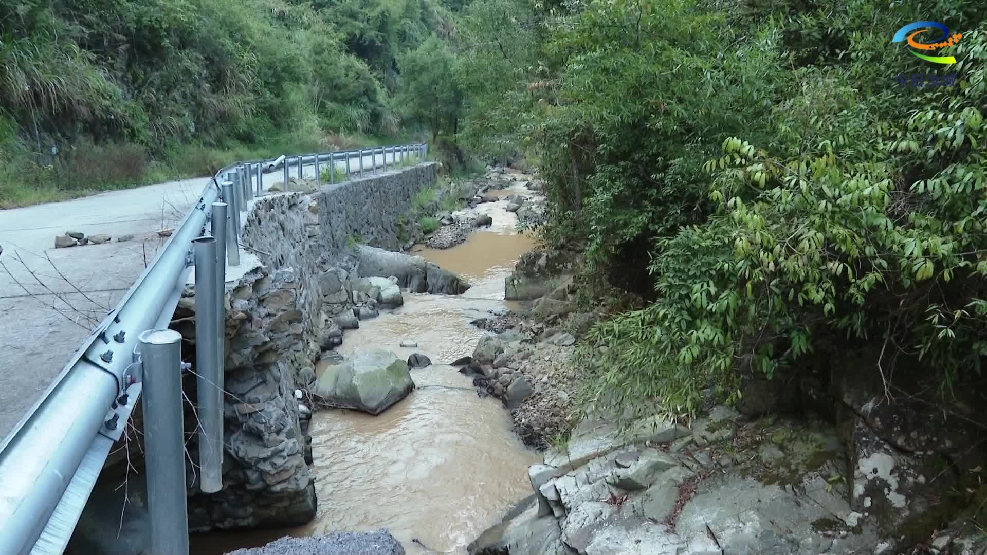 泉水镇：积极抢修水毁道路保障群众出行安全