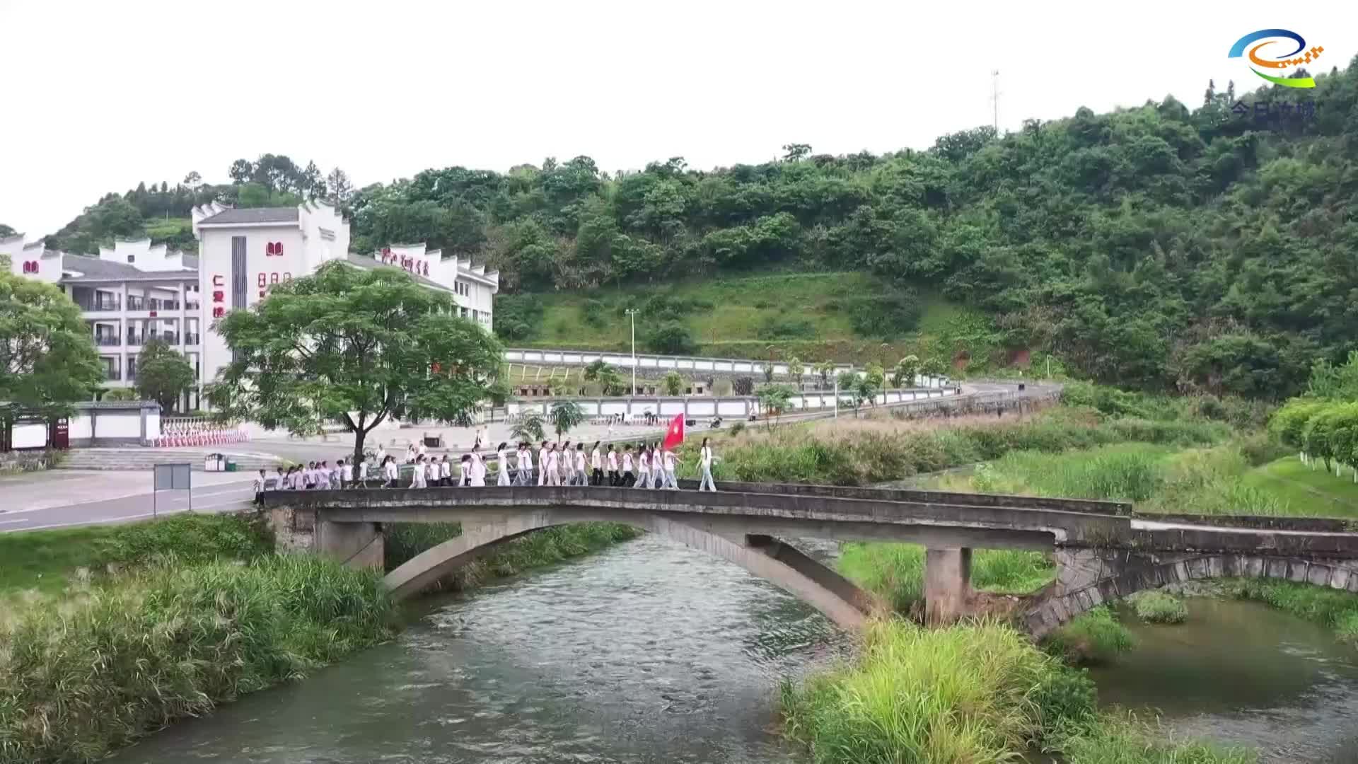 沙洲芙蓉学校在沙洲村举行少先队入队仪式   传承红色基因