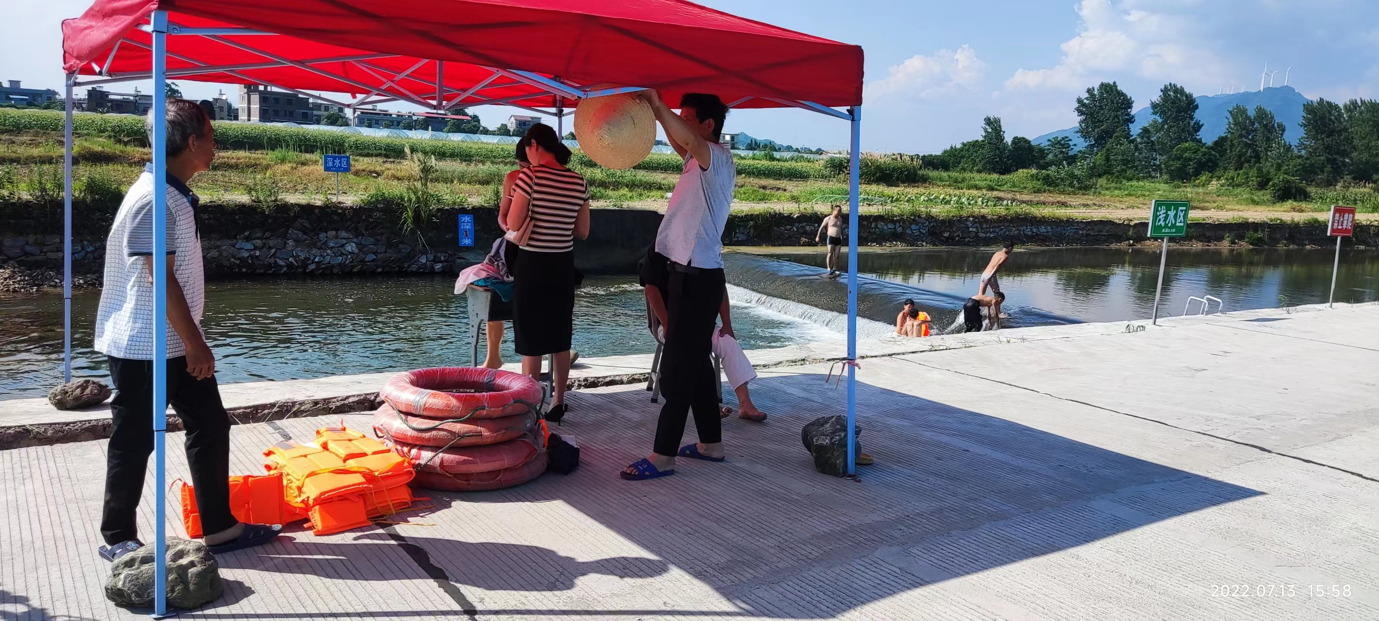“安全水域建立游泳点、危险水域设立监控点和值班点” ——大坪镇多举措筑牢防溺水安全网