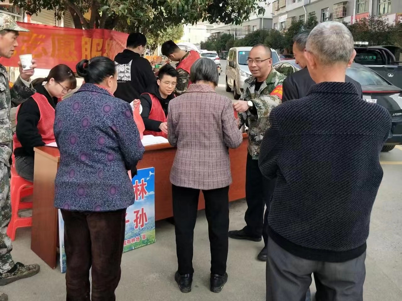 益将林场：赶圩日宣传  防患于未“燃”